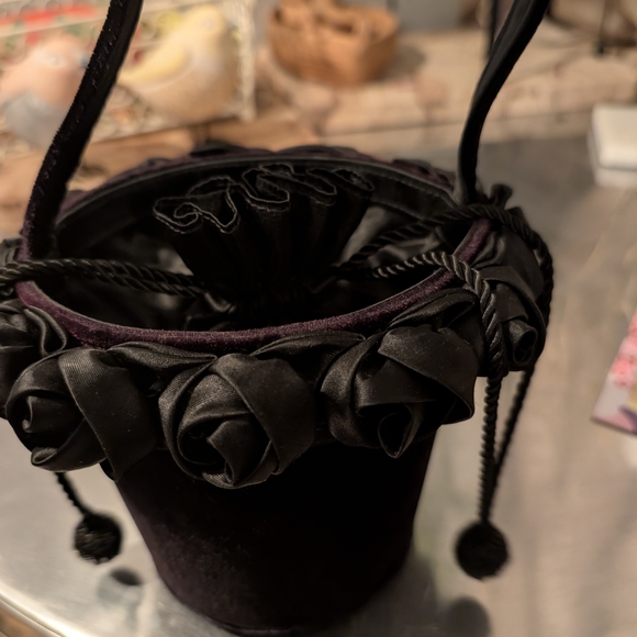Elegant Black Velvet Bucket Bag - Picture 1 of 5